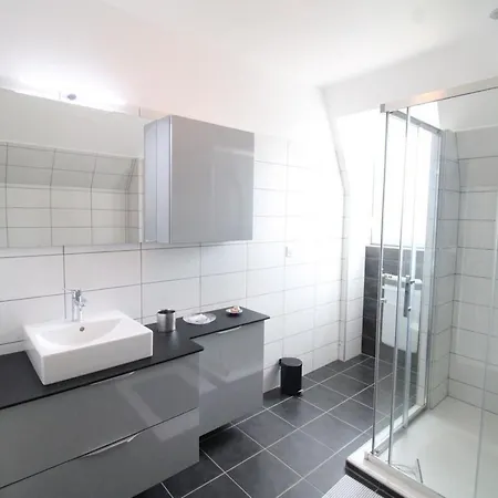 Renove Proche Aurillac, Jardin & Garage - Fr-1-742-148